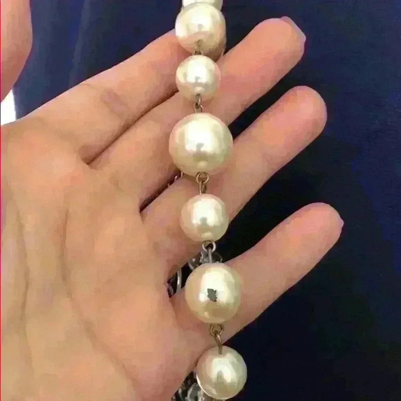 5 Layered Statement Pearl Crystal Necklace - Picture 6 of 7